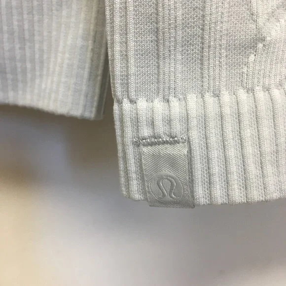 Lululemon Rest Less Pullover LS Top Silver Spoon Light Gray EUC - Picture 14 of 15